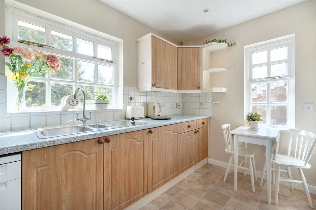 Property photo 3 of 25 Kitchen Breakfast Rm