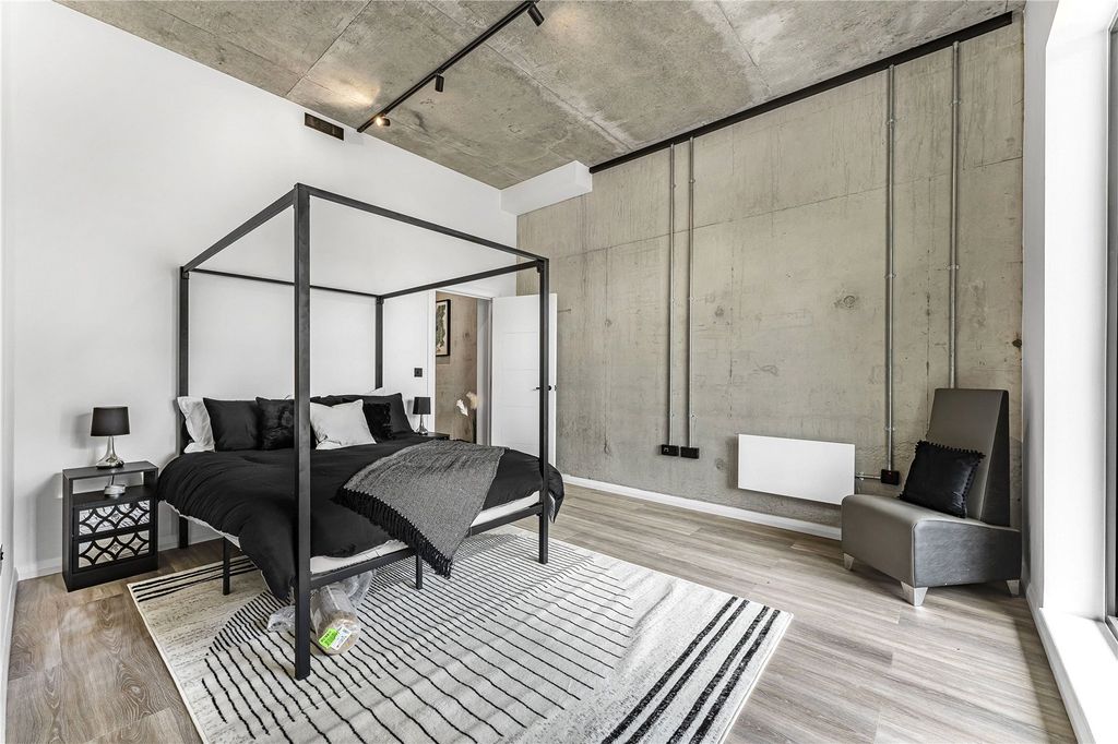 Property photo 1 of 22 Picture No. 12