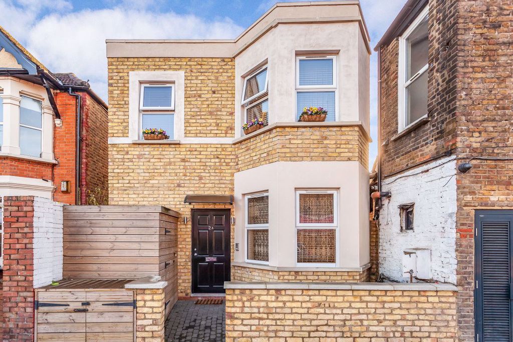 Property photo 1 of 7