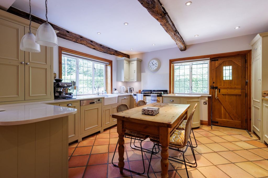 Property photo 2 of 44 Kitchen/Dining Room
