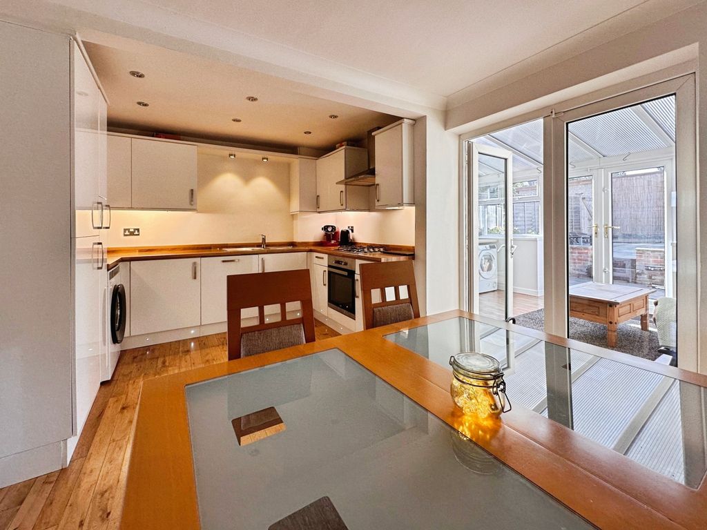 Property photo 2 of 23 Kitchen/Diner