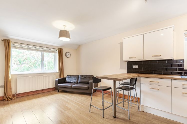 Property photo 1 of 10 306343