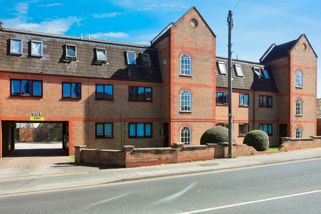 Property photo 1 of 15