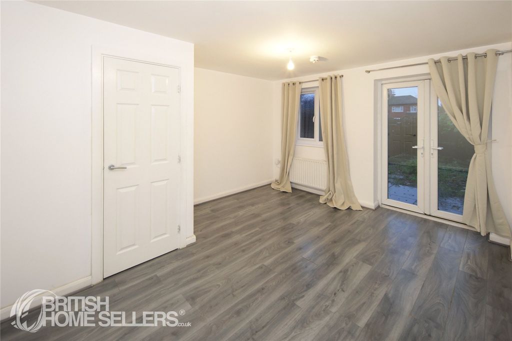 Property photo 2 of 14 Picture No. 13