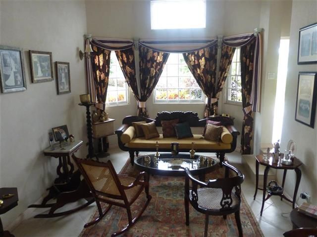 Property photo 3 of 9 Living Area