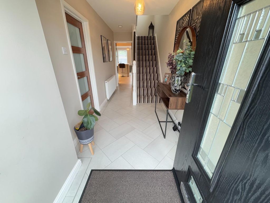 Property photo 3 of 35 Hall