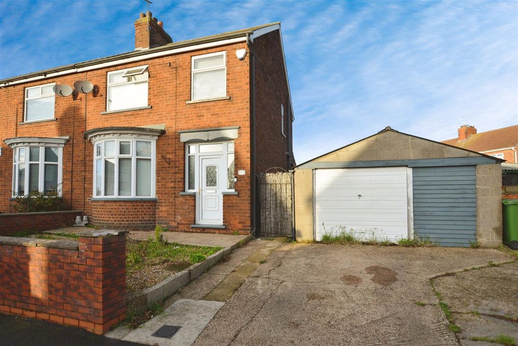 Property photo 1 of 18 Front