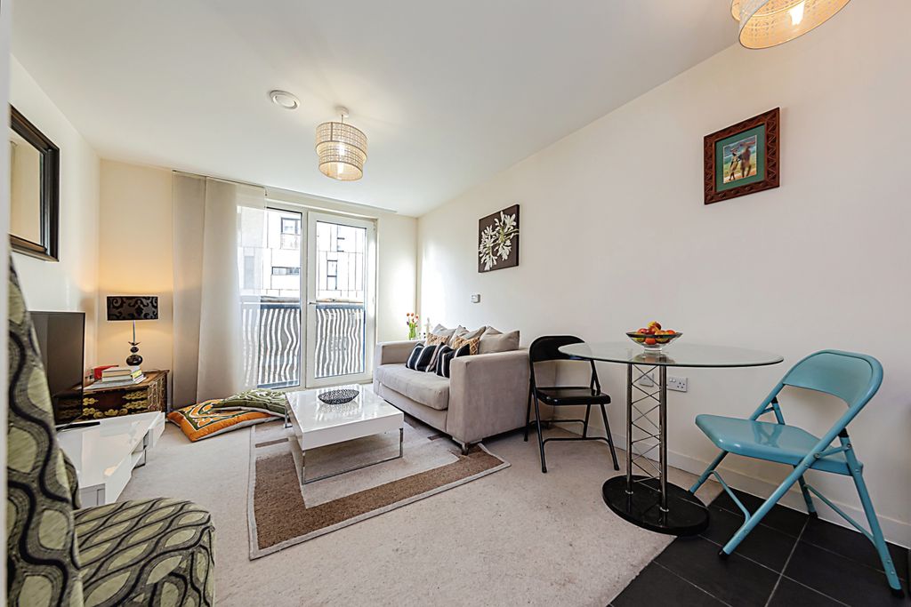 Property photo 2 of 12 Apartment Living Rm