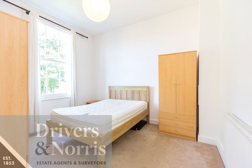 Property photo 3 of 7 Picture No. 12