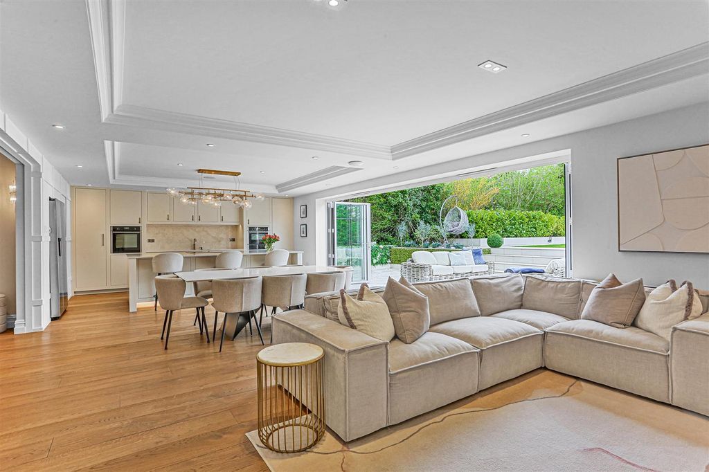 Property photo 3 of 36 1683662688 - 17.Jpg