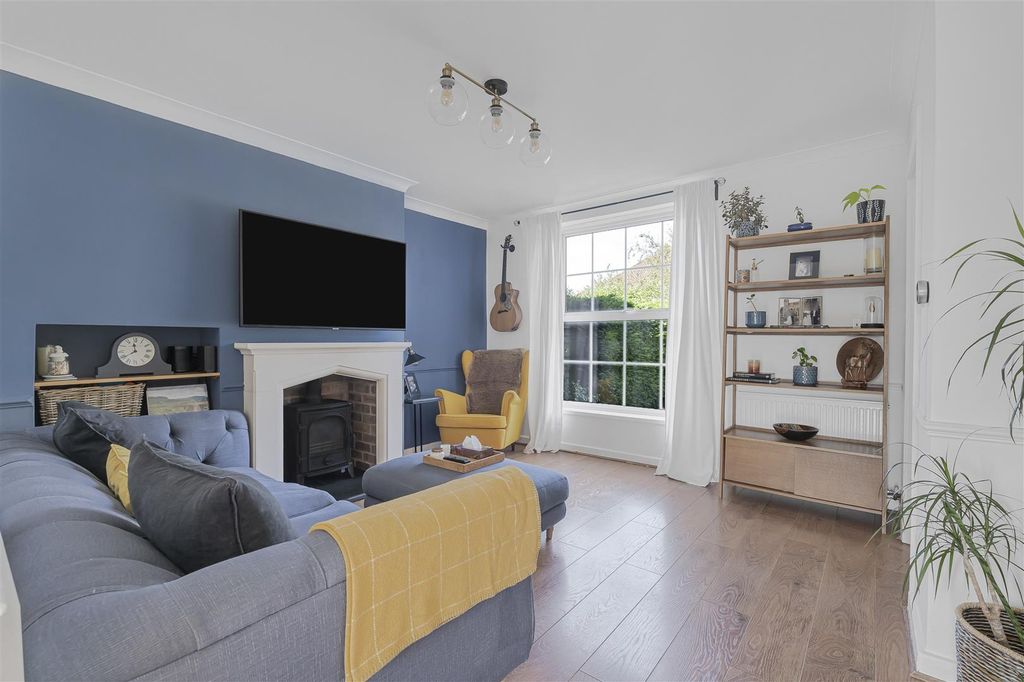 Property photo 2 of 17 7_60688.Jpg
