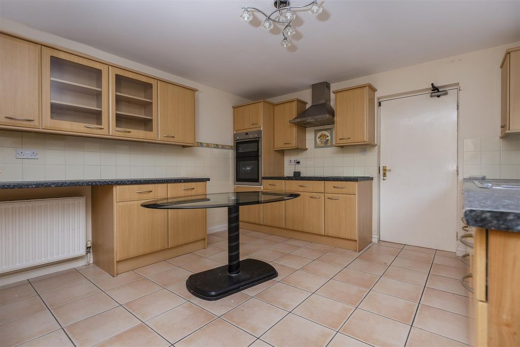 Property photo 2 of 49 Kitchen