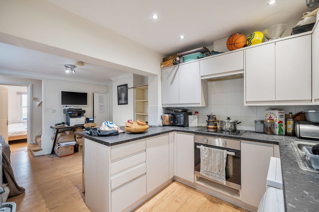 Property photo 2 of 13