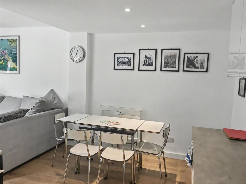 Property photo 2 of 8 Dining.Jpg