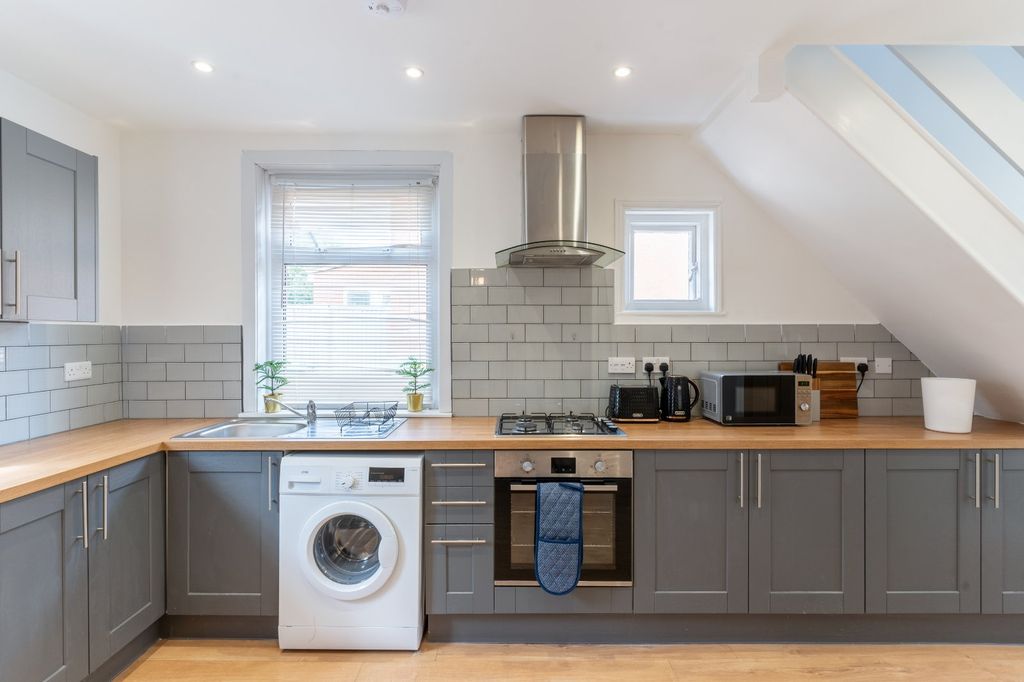 Property photo 2 of 16 Picture No. 29