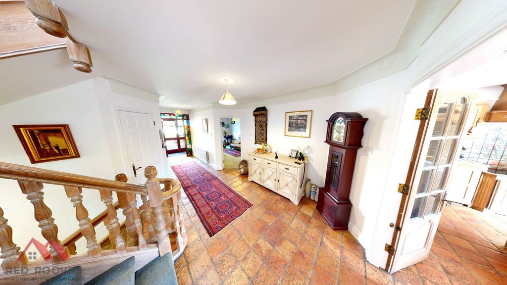 Property photo 3 of 55 Hallway