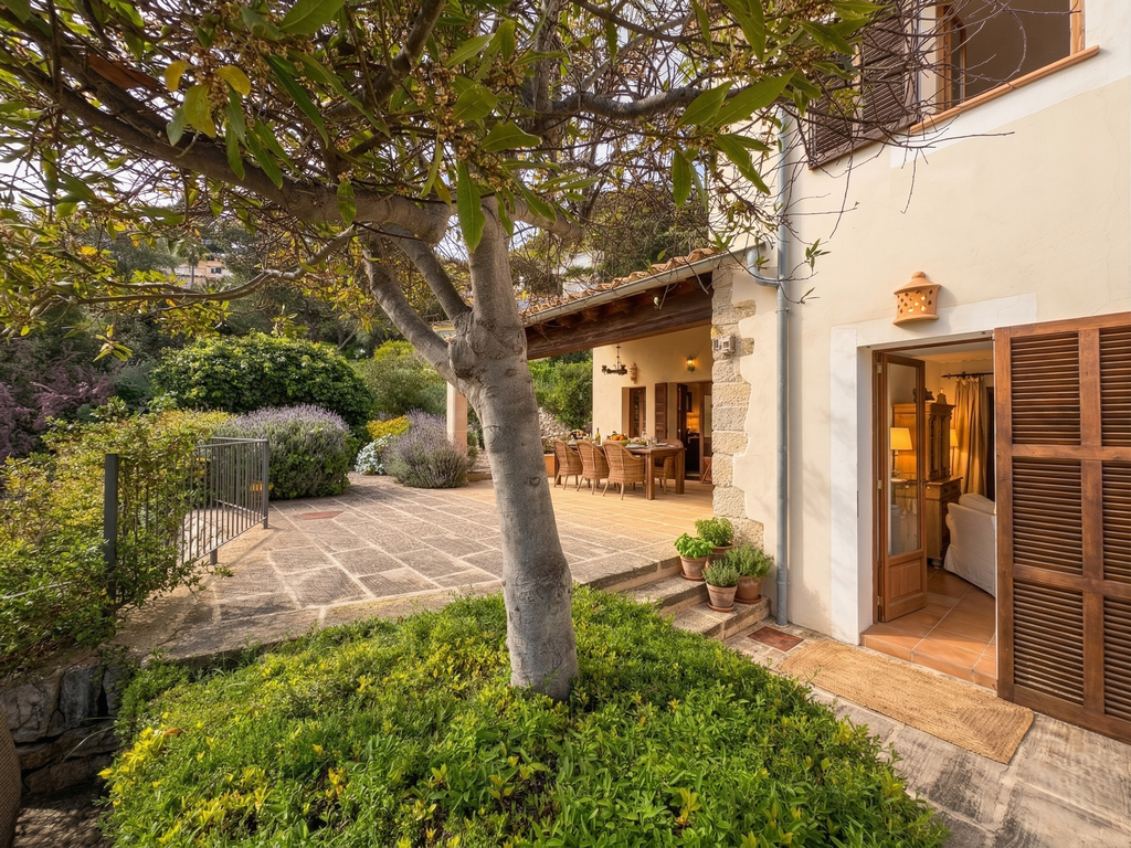 Property photo 2 of 19 1-Outside View House.Png