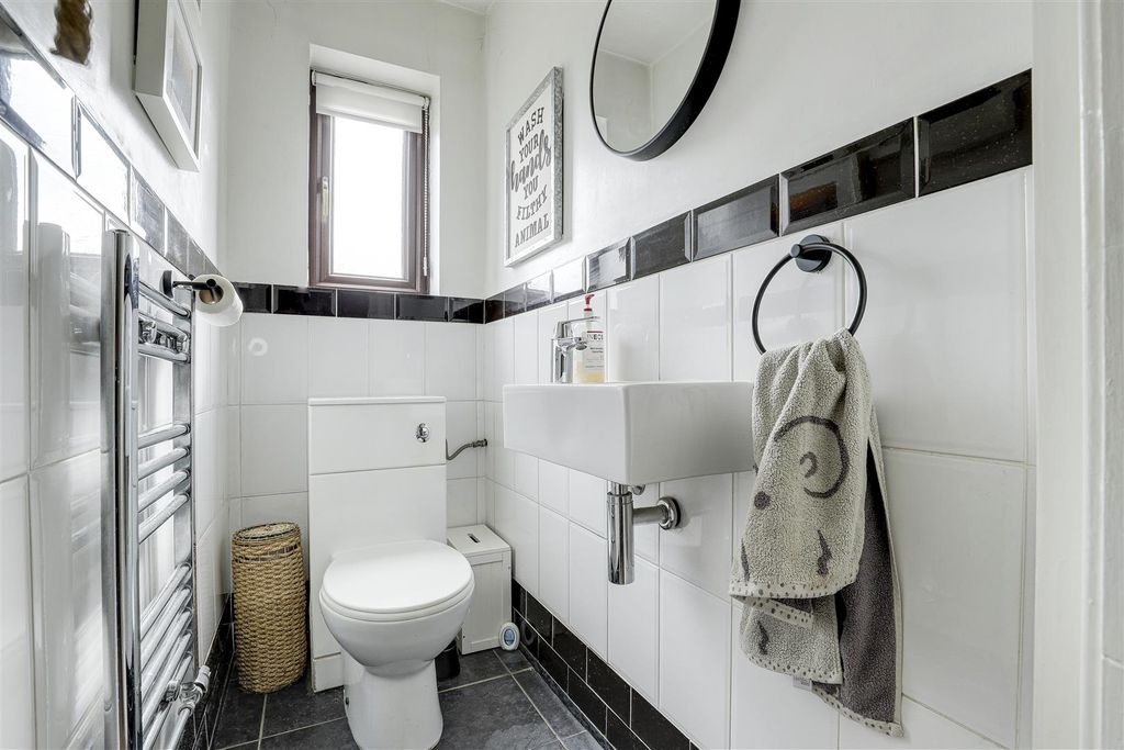 Property photo 3 of 19 07.Jpg