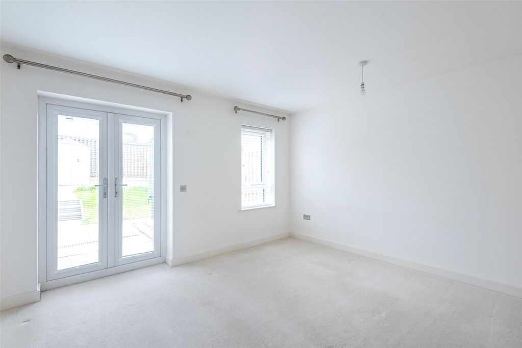 Property photo 3 of 16 Picture No. 22