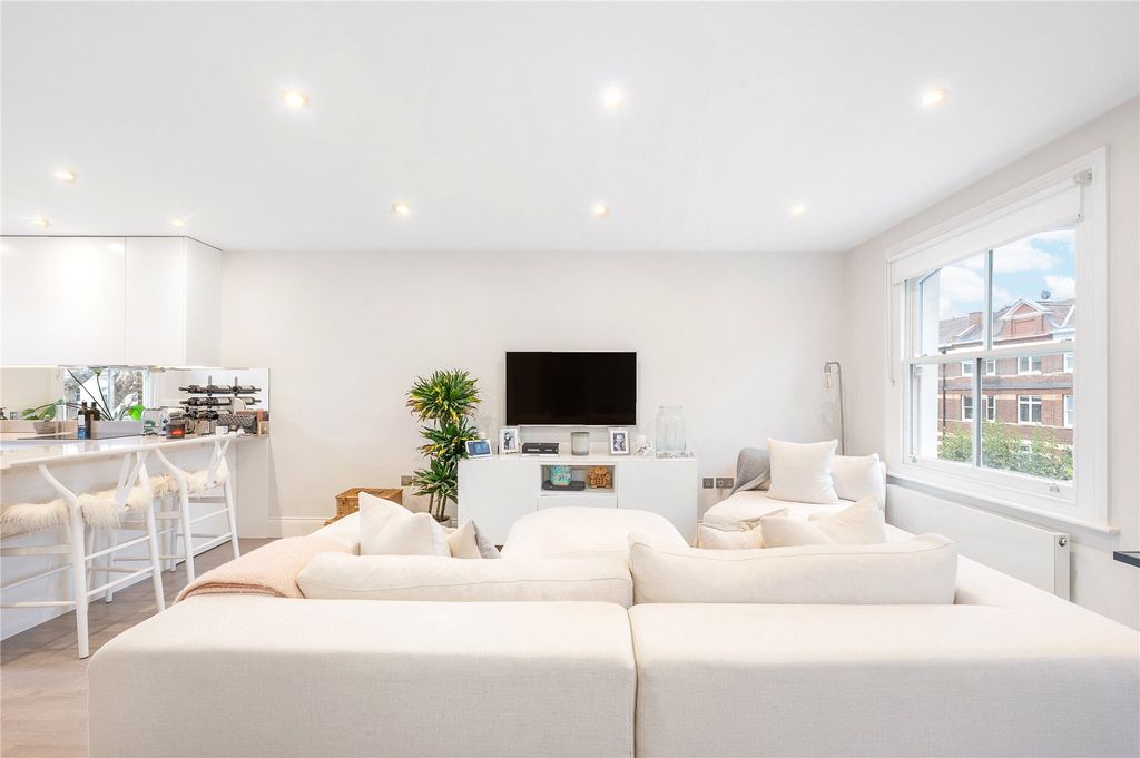 Property photo 2 of 13 Reception