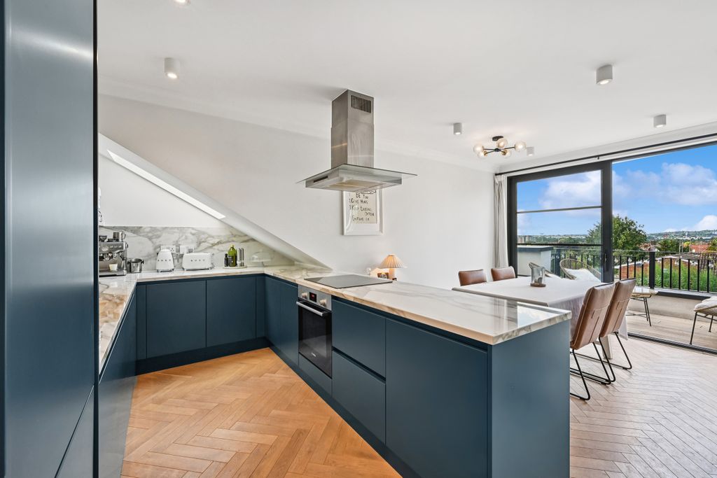 Property photo 3 of 24 Kitchen