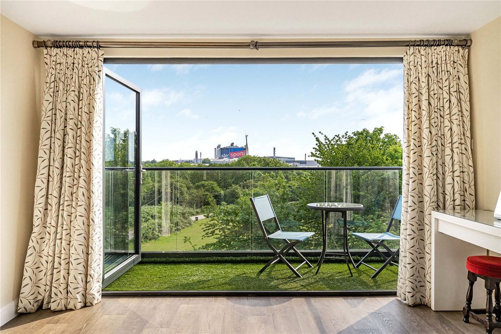 Additional image 19 of 5 bed detached house for saleBoston Gardens, Brentford TW8