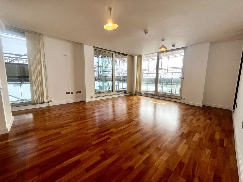 Property photo 2 of 10 Lounge