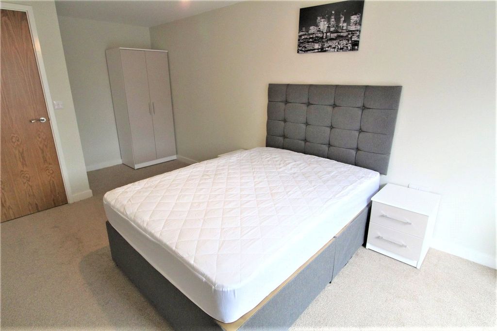 Property photo 2 of 12 Bedroom