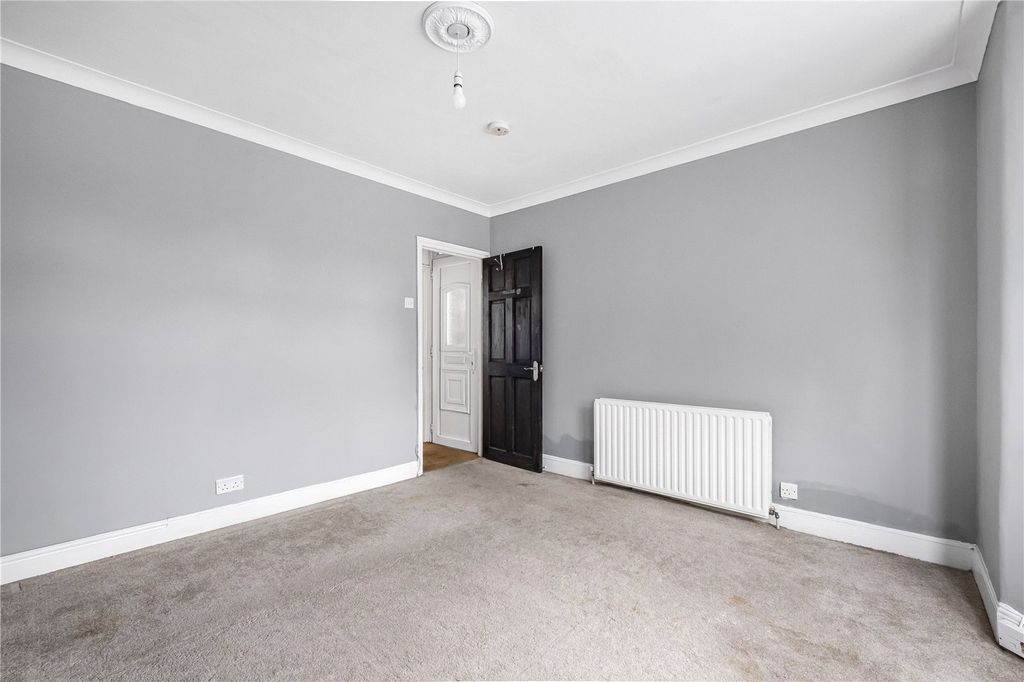 Property photo 3 of 11 Picture No. 13