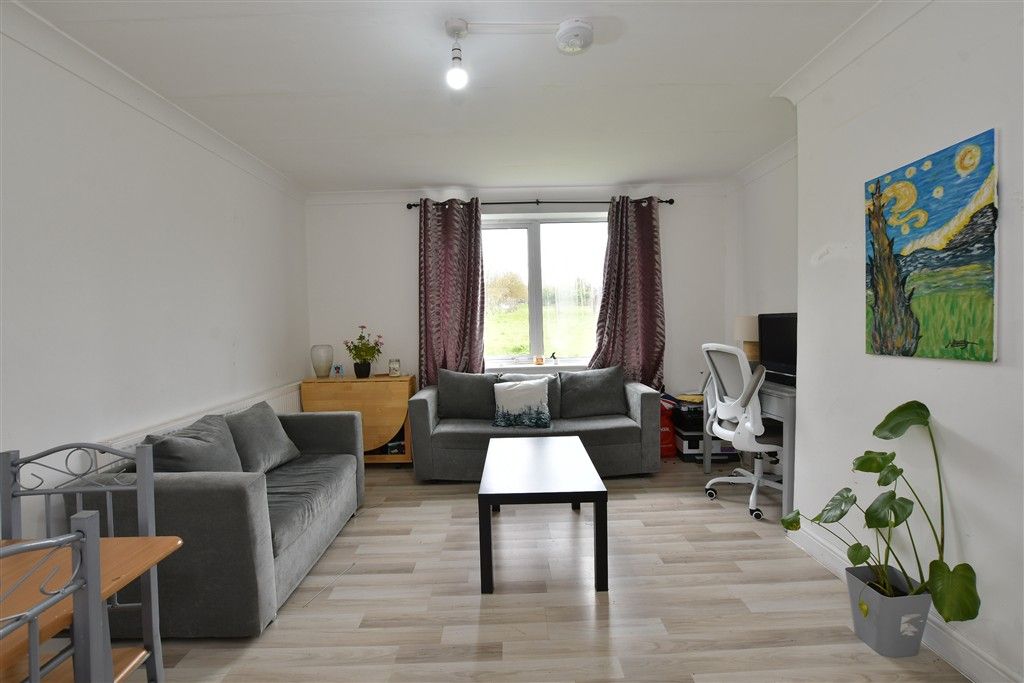 Property photo 3 of 9 Lounge/Dining Room