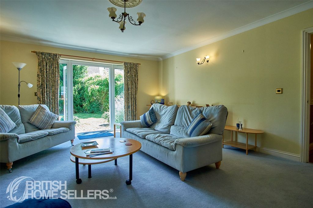 Property photo 3 of 27 Picture No. 35