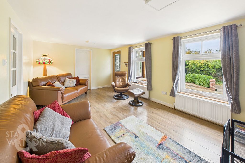 Property photo 2 of 22