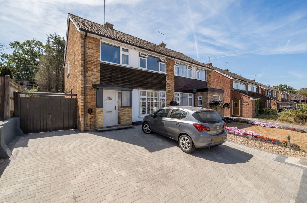 Property photo 1 of 17 1503723-23-6A79d8...