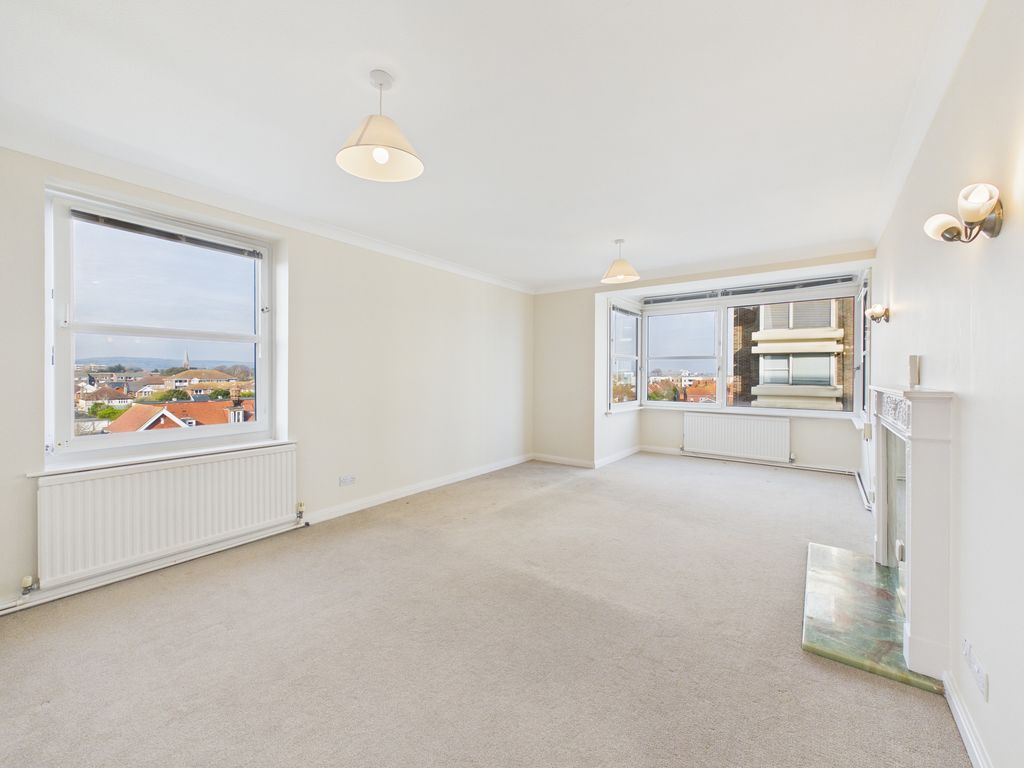 Property photo 3 of 8 Cam03519G0-Pr0497-Still009