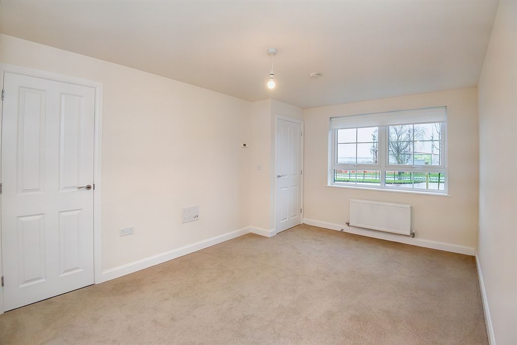 Property photo 3 of 9 Living Room