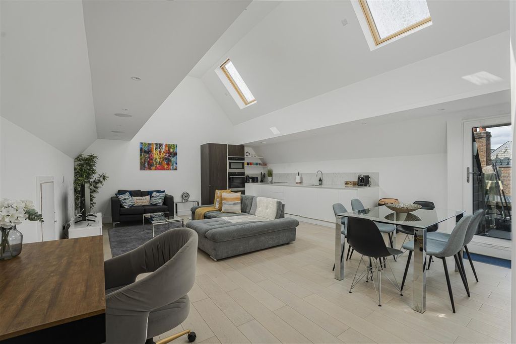 Property photo 3 of 14 Helliwell &amp; Co.