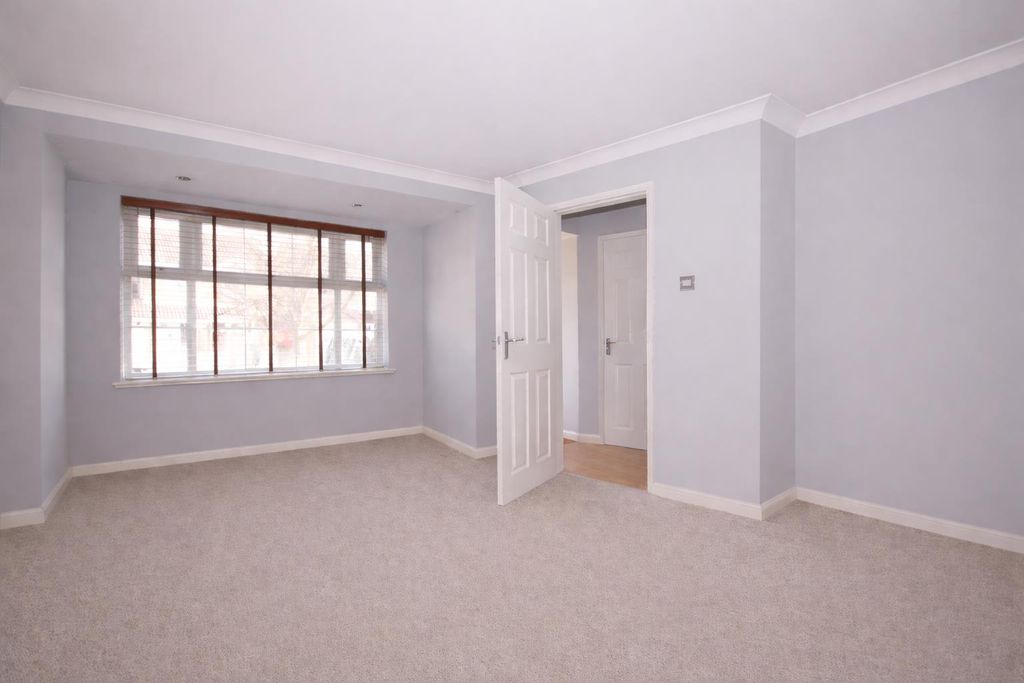 Property photo 3 of 15 4-Bed-House-Churchdown1.Png