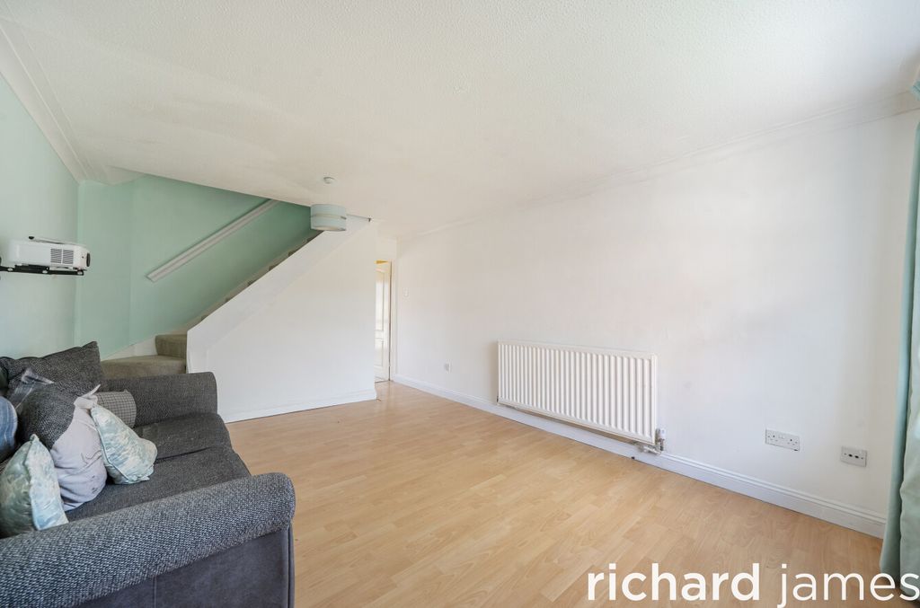 Property photo 2 of 13 0Eba110935E64Bafb7Bd214B99051843