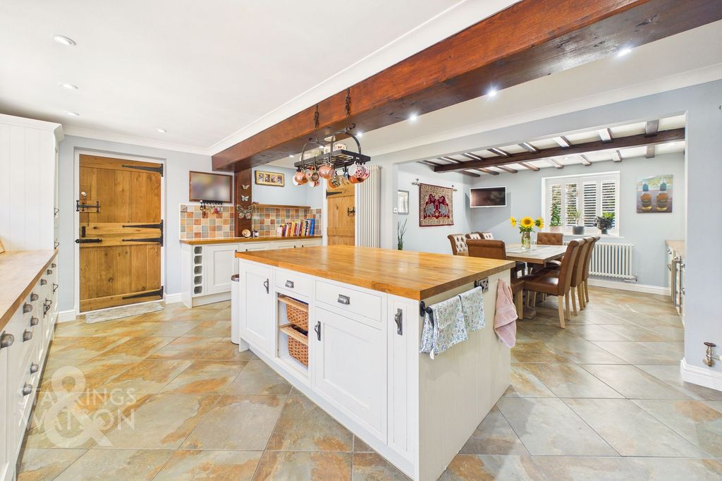 Property photo 2 of 57