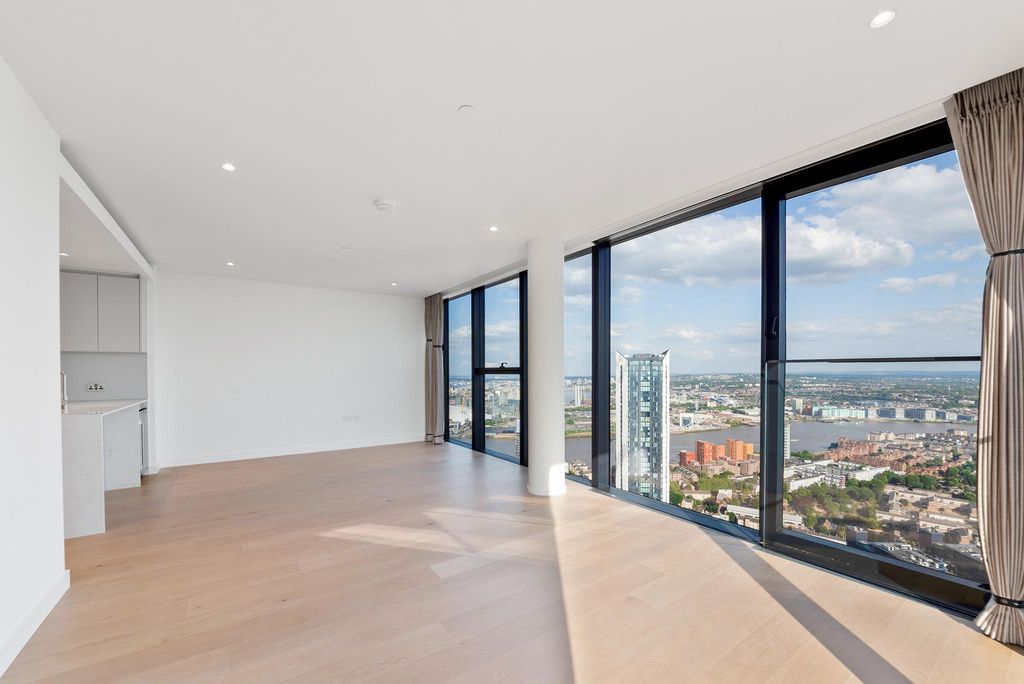 Property photo 1 of 18 Image