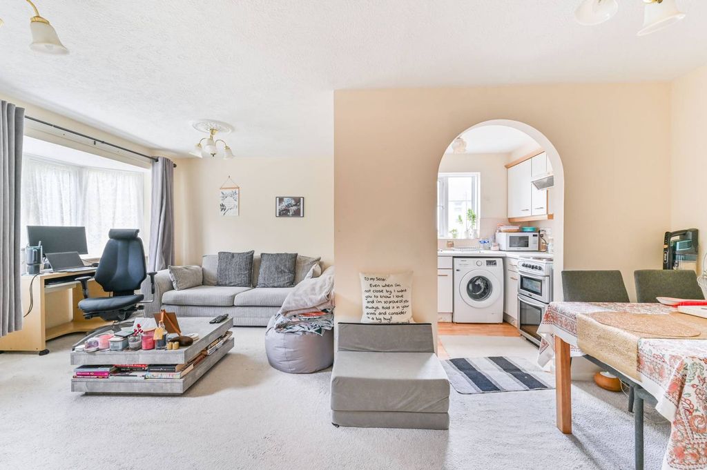 Property photo 3 of 9