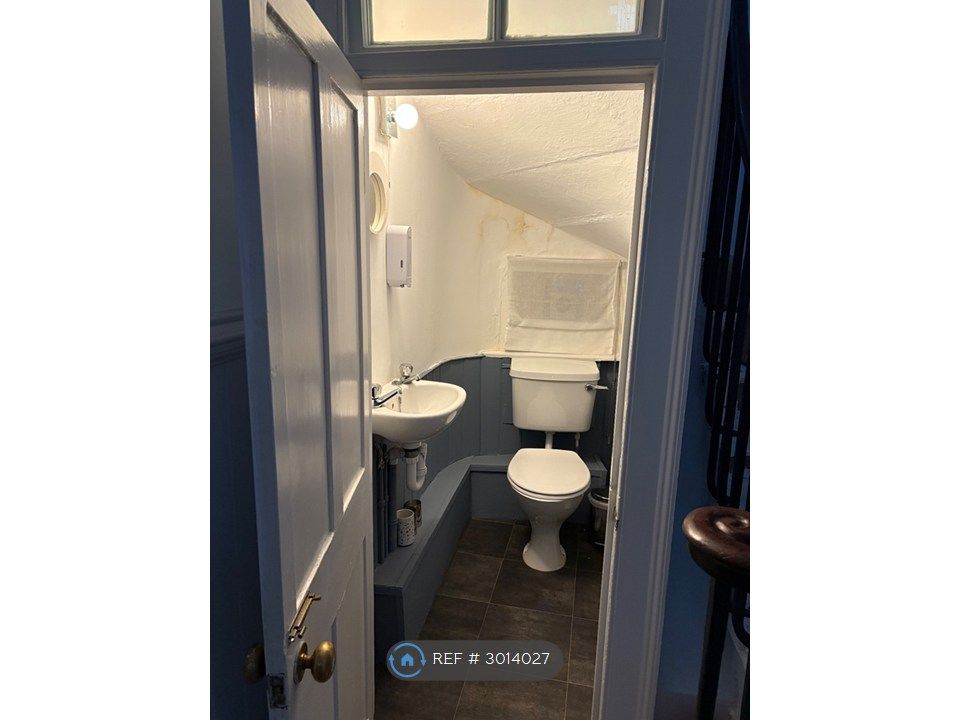 Property photo 3 of 21 Ground Floor Wc