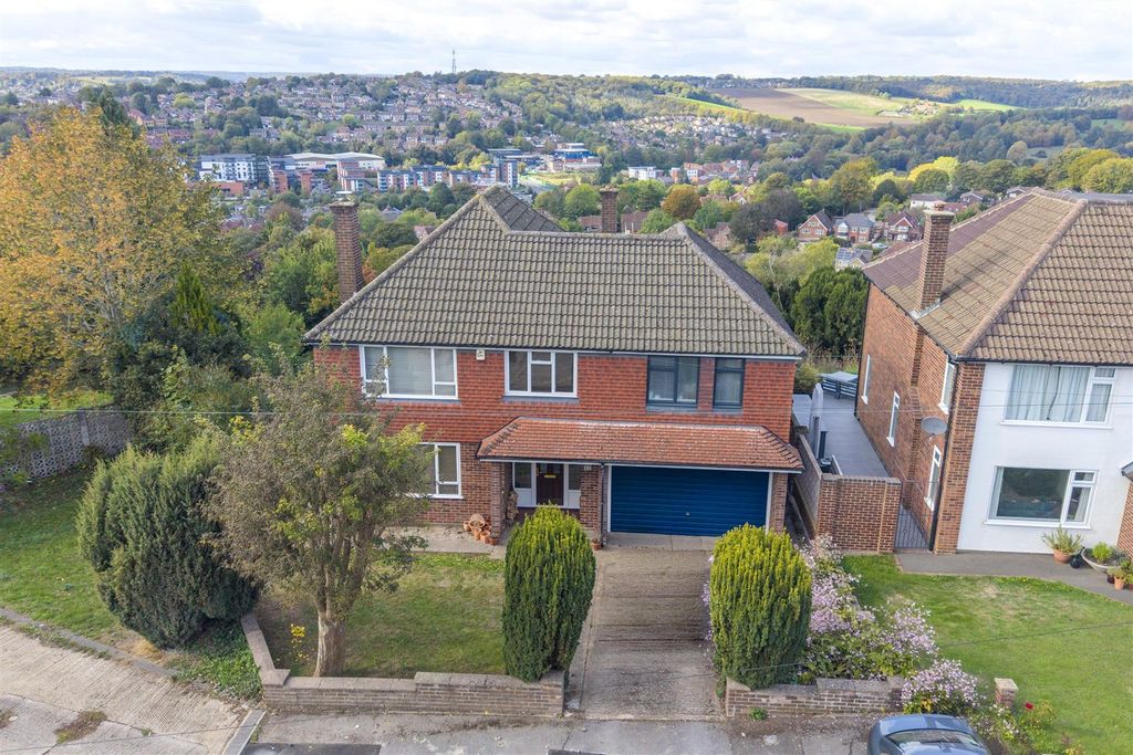 Property photo 1 of 20 22 Amersham Hill Gardens, Hp13 6Qr Drone-1.Jpg