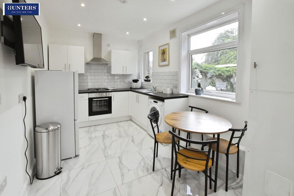 Property photo 1 of 11 Kitchen Diner