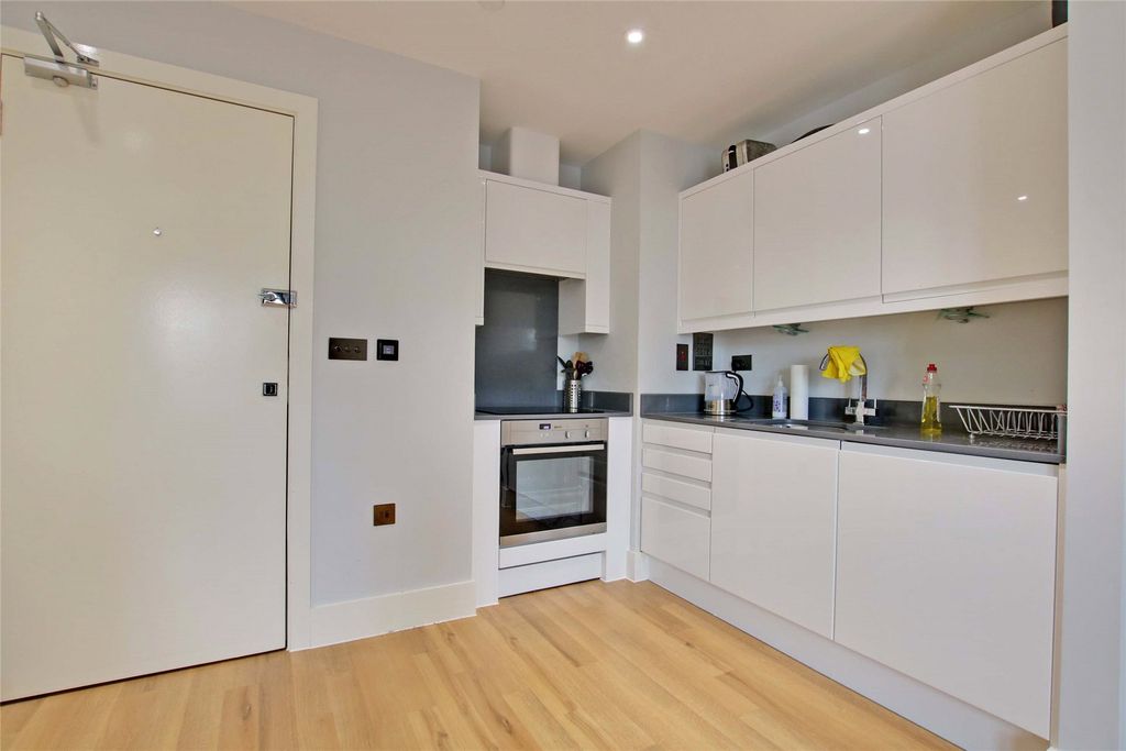 Property photo 3 of 6 Picture No. 04