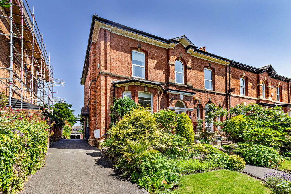 Property photo 1 of 14