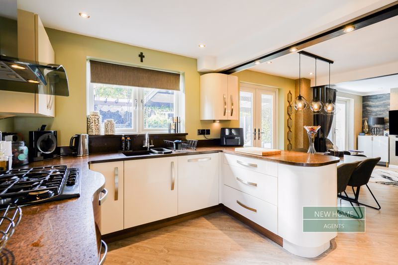 Property photo 2 of 45 Photo 36