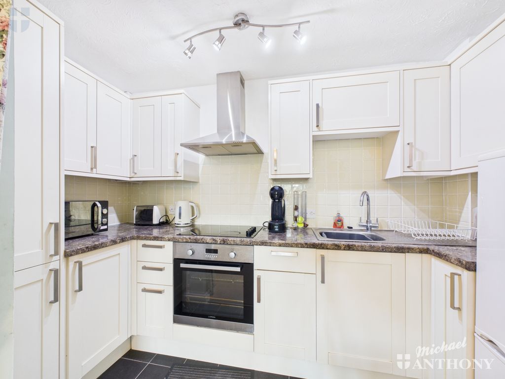 Property photo 2 of 7 Cam03218G0-Pr0835-Still003