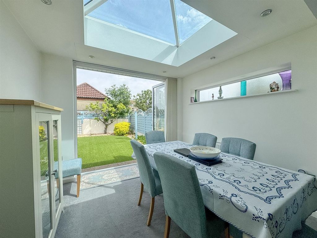 Property photo 3 of 32 Dining Area