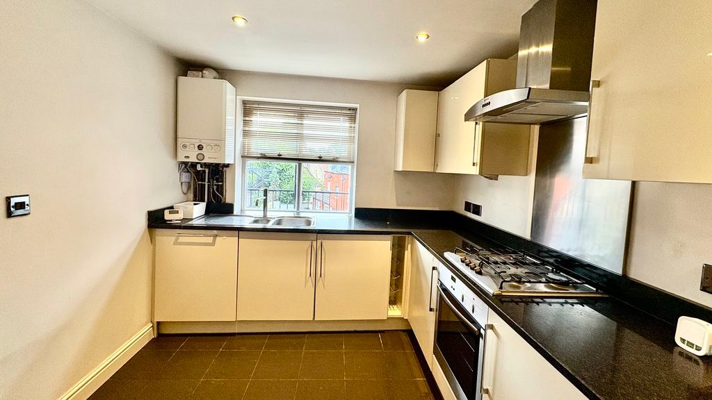 Additional image 6 of 1 bed flat for saleThe Cloisters, Lincoln LN2